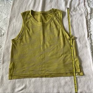 Lululemon tank top, size 6